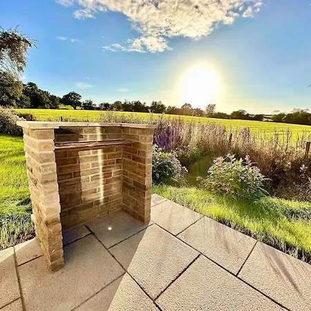 Fox Acre Lodge - Amazing Views Usk Exterior foto