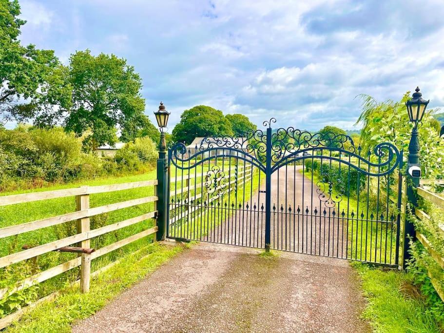 Fox Acre - Amazing Views * Usk